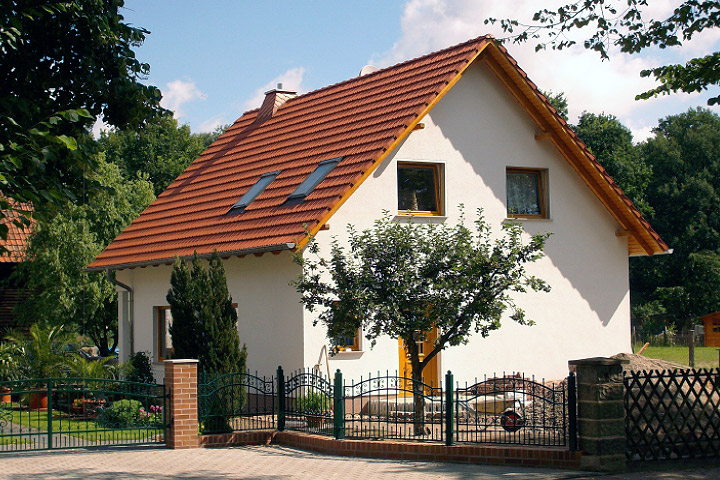 Massivhaus mit überdachter Terrasse bei Ludwigsfelde